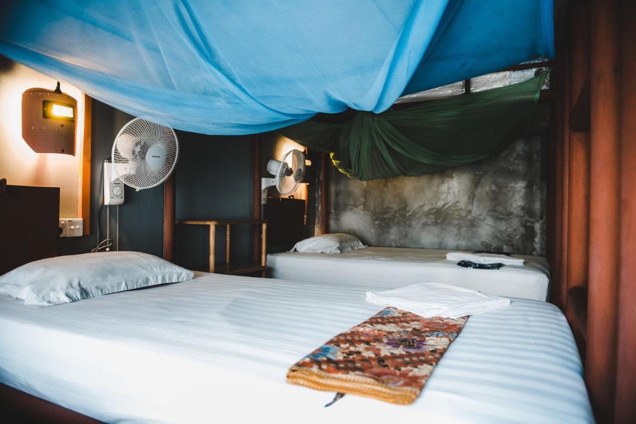 Хостел Motodorm Langkawi Куах Экстерьер фото